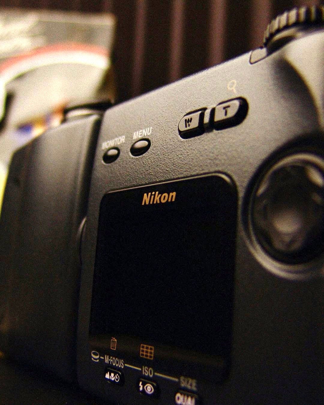 Revisiting the Unique Nikon Coolpix 990 Swivel Camera 22 Years