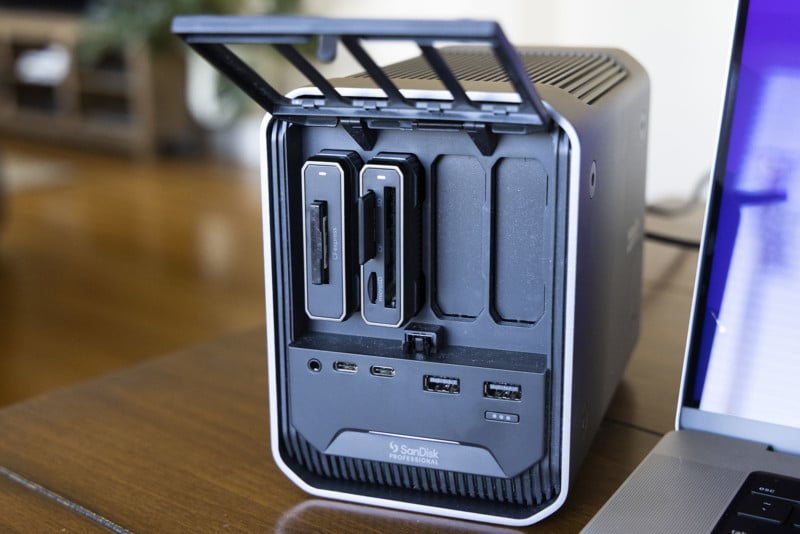 SanDisk Pro-Dock 4