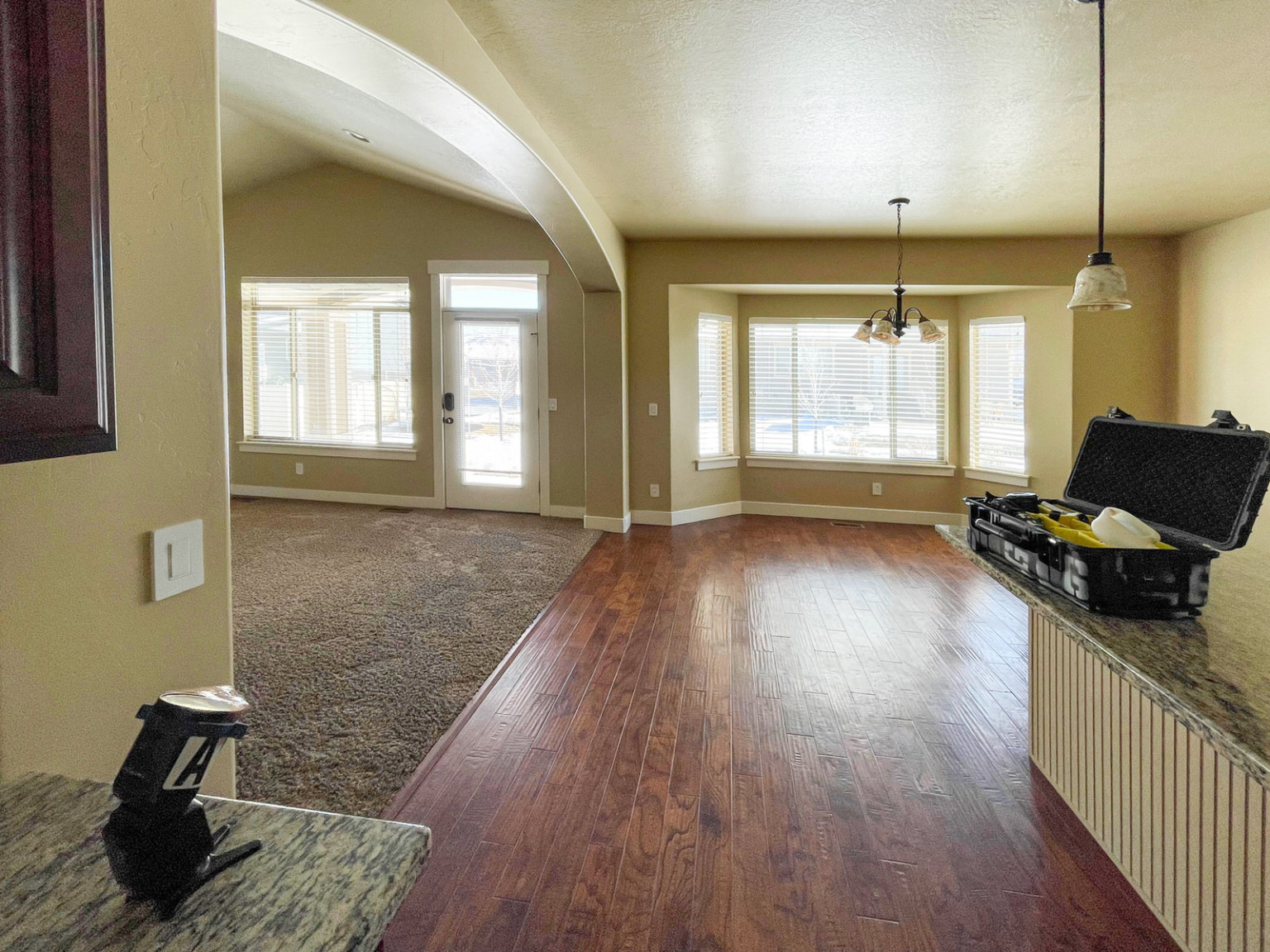 How to Shoot Real Estate Photos with HDR and Flash, From Start to