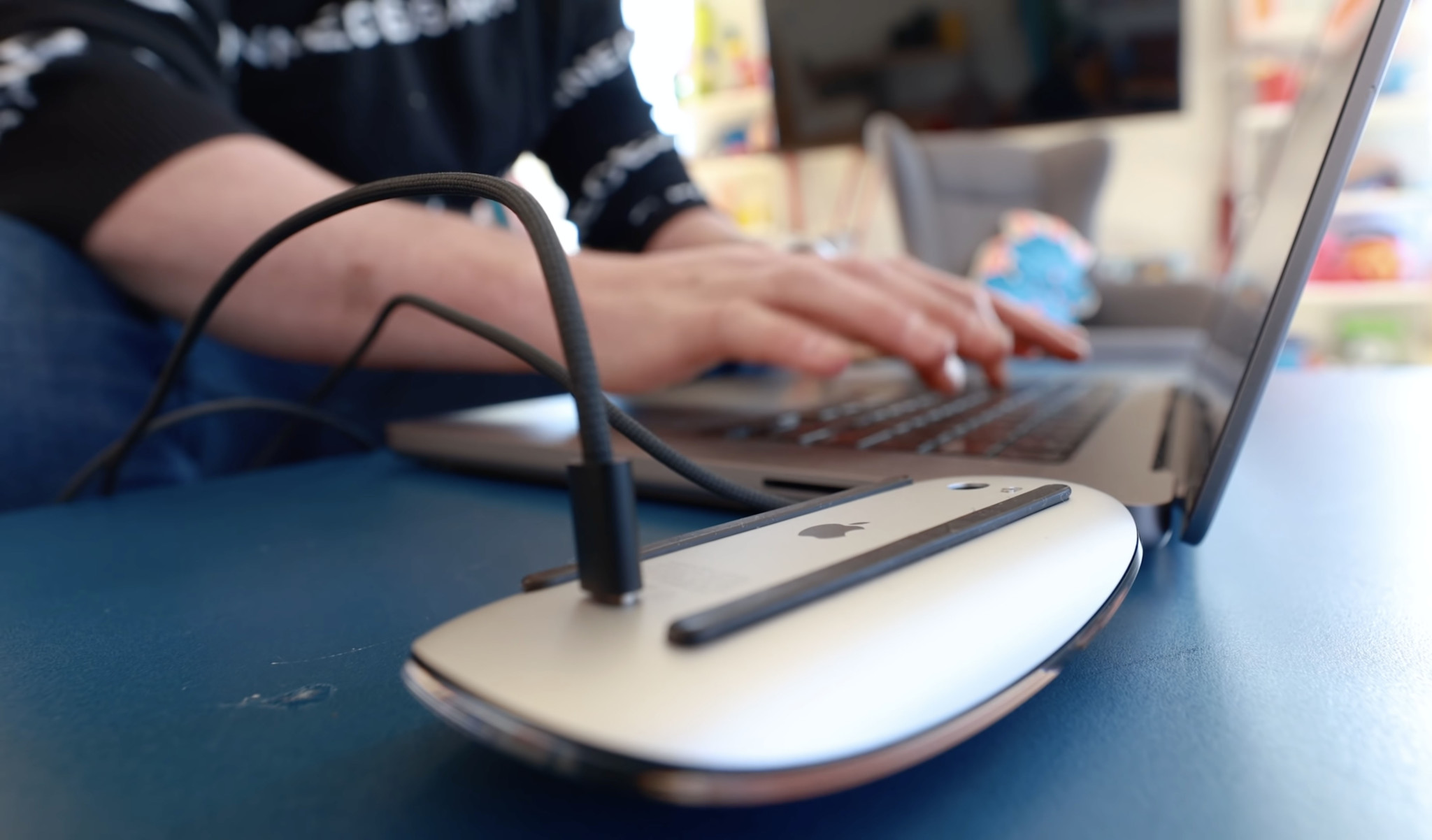 Inventor Tries to Fix the Apple Magic Mouse's Biggest 'Design Flaw ...