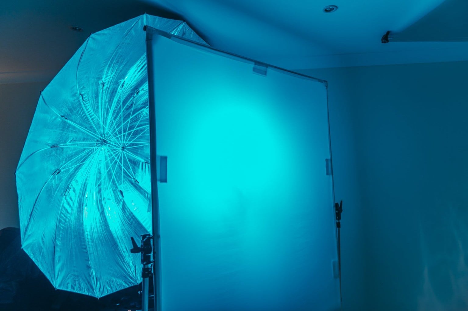 How to Fake Caustic Light (Like What's on the Bottom of Swimming Pools ...