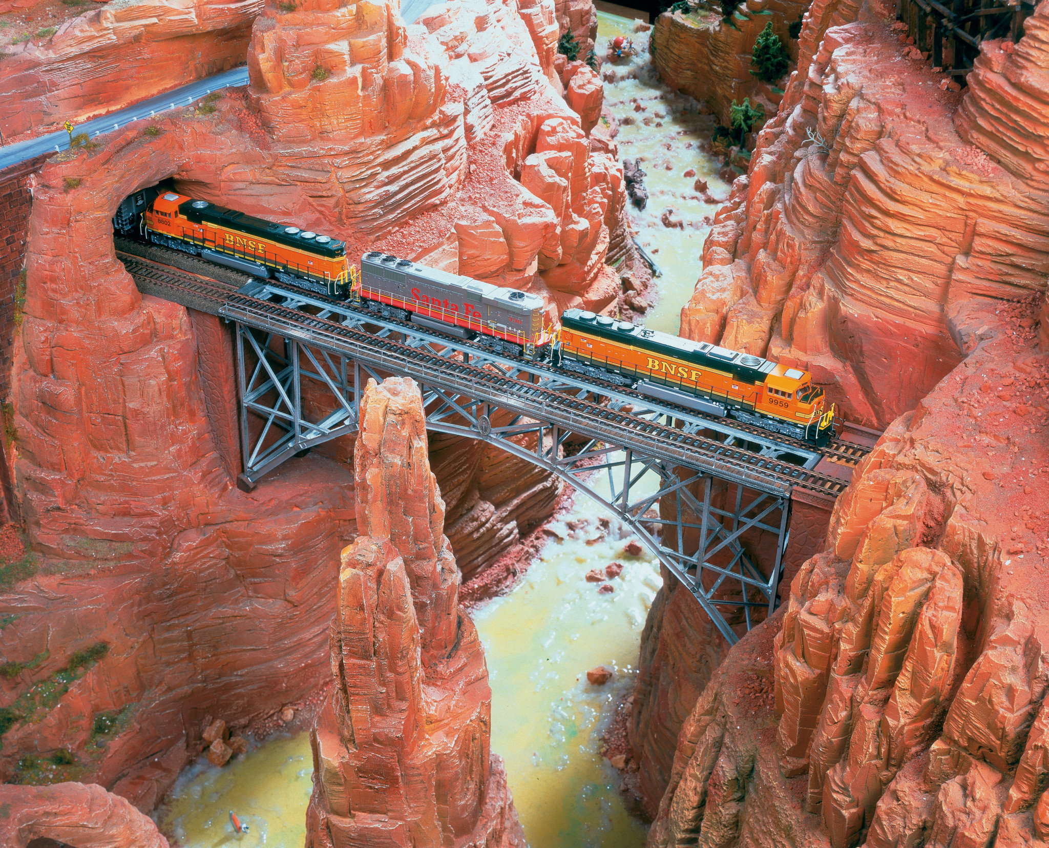 Take a Soothing 360Degree Ride on the World's Largest Model Railway
