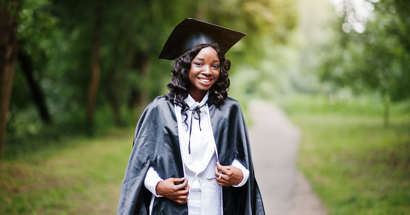 49 Unique Senior Picture Ideas (& Fun Graduation Posing Tips)