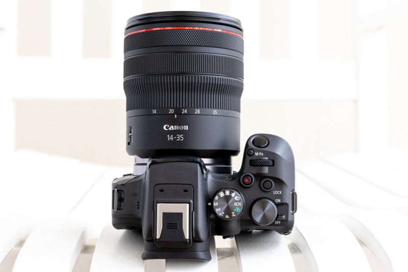 Appareil photo Canon EOS R10.