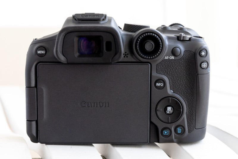 Canon EOS R7 kamera.