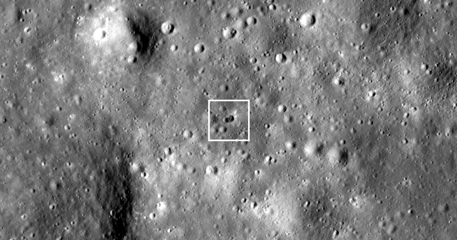 Rays From Tiny Crater  Lunar Reconnaissance Orbiter Camera