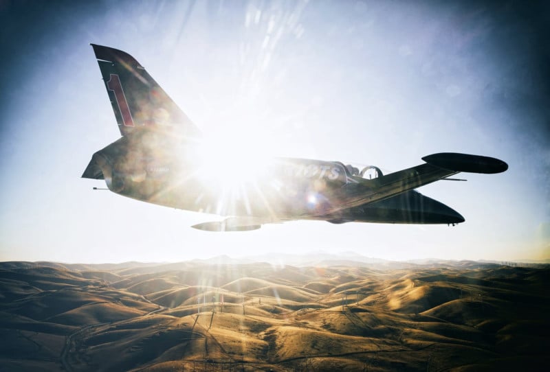 Photographer Recreated The Iconic Top Gun Jet-to-Jet Photo Scene