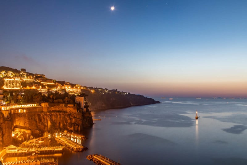 The Beauty of the Blue Hour: How to Create Stunning Photographs in the  Tranquil Twilight –