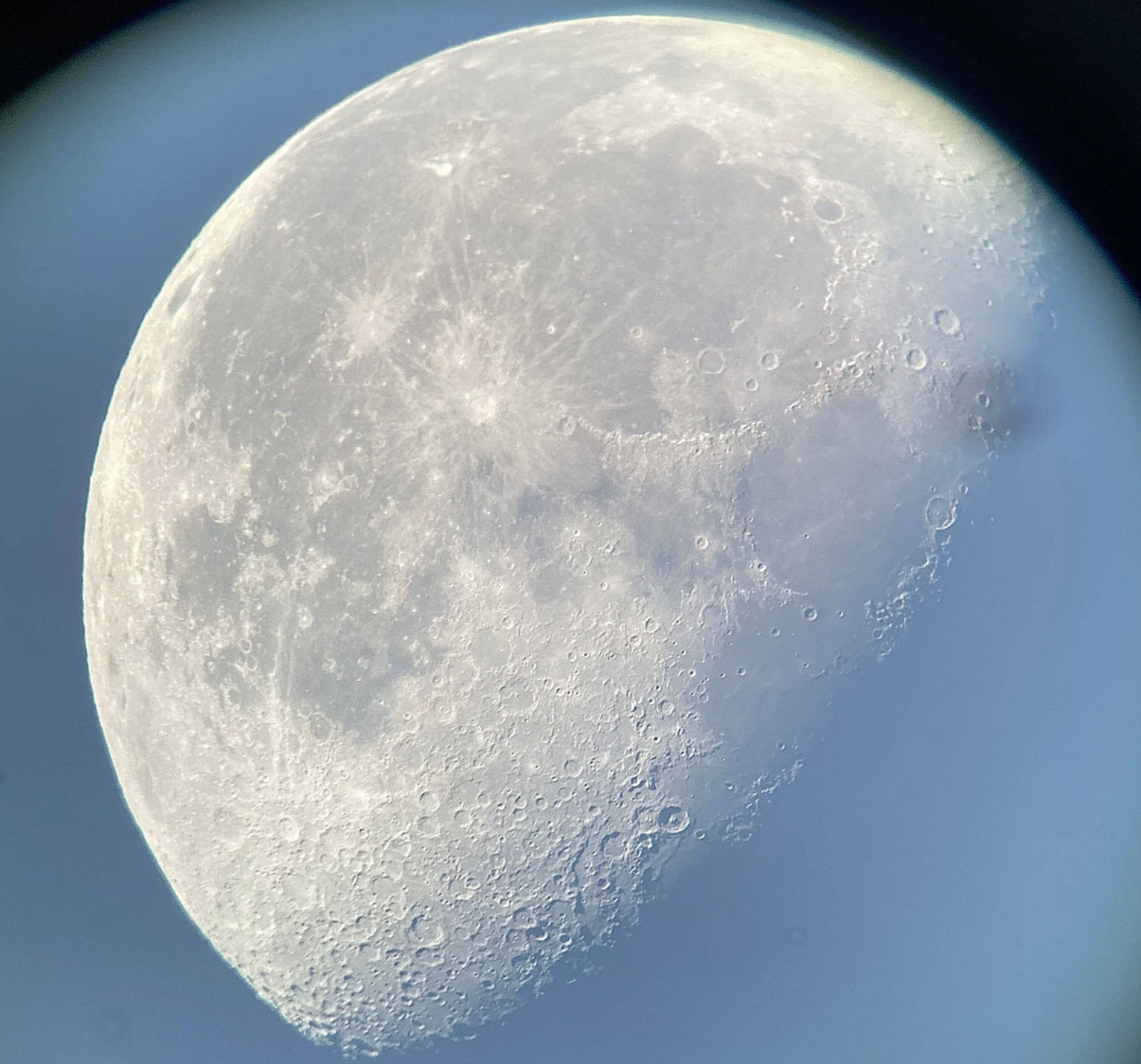Photographer Creates DIY Telescope to Snap Incredible Photos of the ...