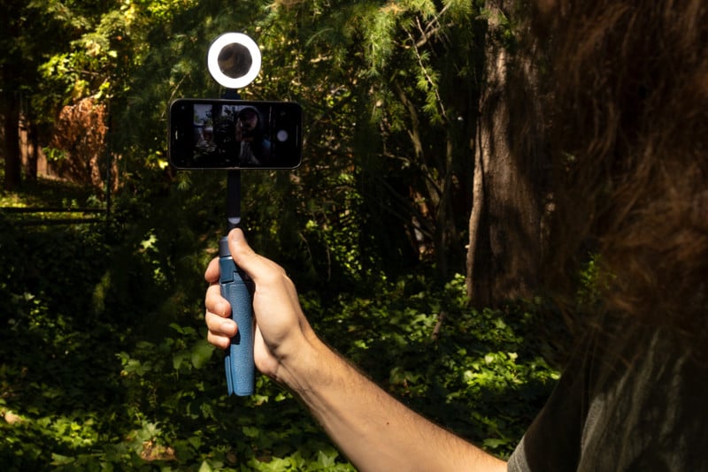 Selfie'ler için SnapPod ve SnapLight kullanılır.