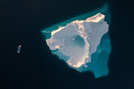 Incredible footage of a sudden iceberg collapse in Greenland | PetaPixel