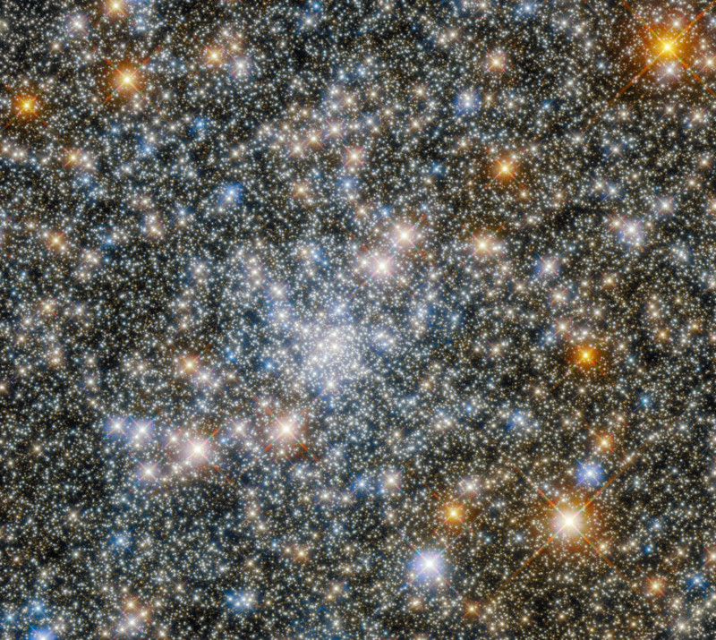 Hubble representa un cúmulo estelar brillante