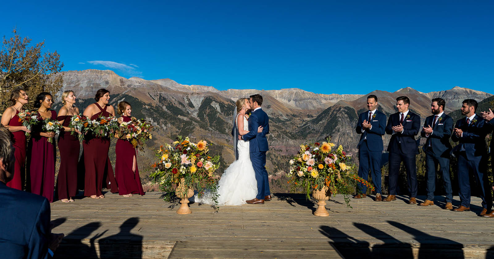 Essential Bouquet and Garter Toss Photography Tips