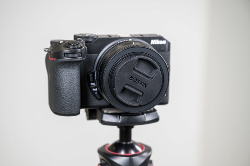 Nikon Z30 - do we need a viewfinder? Review and a street test in Prague 