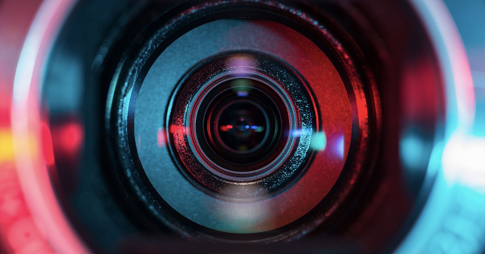 The Battle Between Camera Brands is Once Again Focused on Lenses