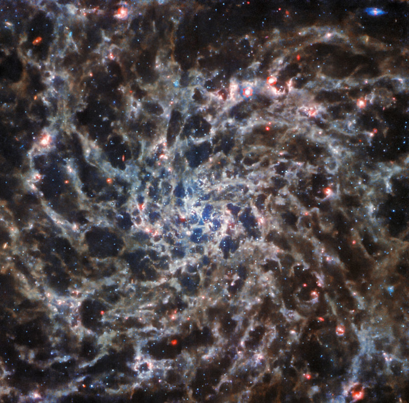 galaxy IC 5332