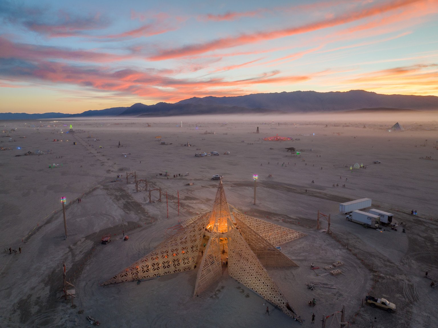 Gigapixel Photo of Burning Man Shows Desert Festival in Extreme Detail