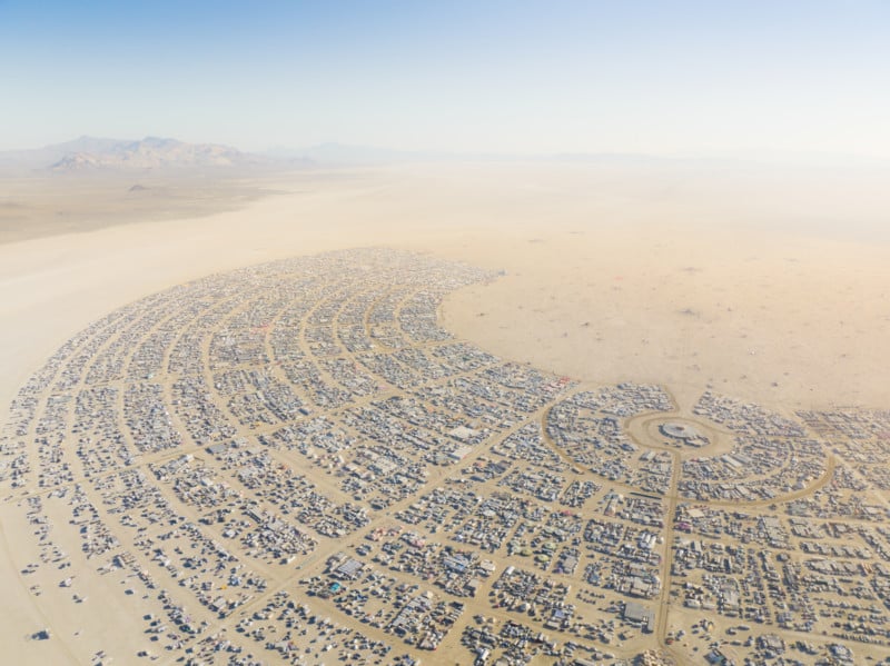 Gigapixel Photo of Burning Man Shows Desert Festival in Extreme Detail