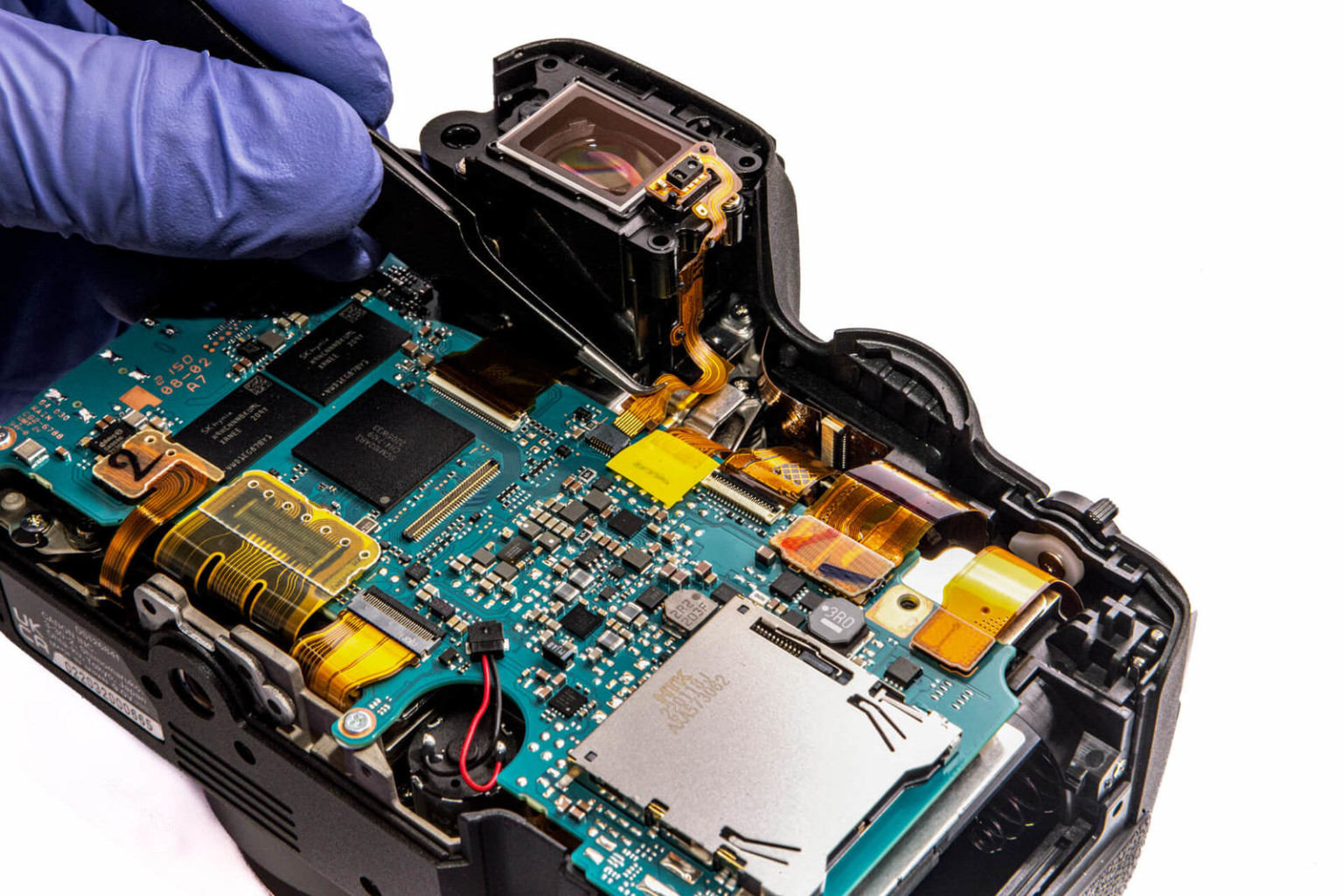 Canon EOS R7 Teardown: Inside the Prosumer APS-C Mirrorless Camera ...