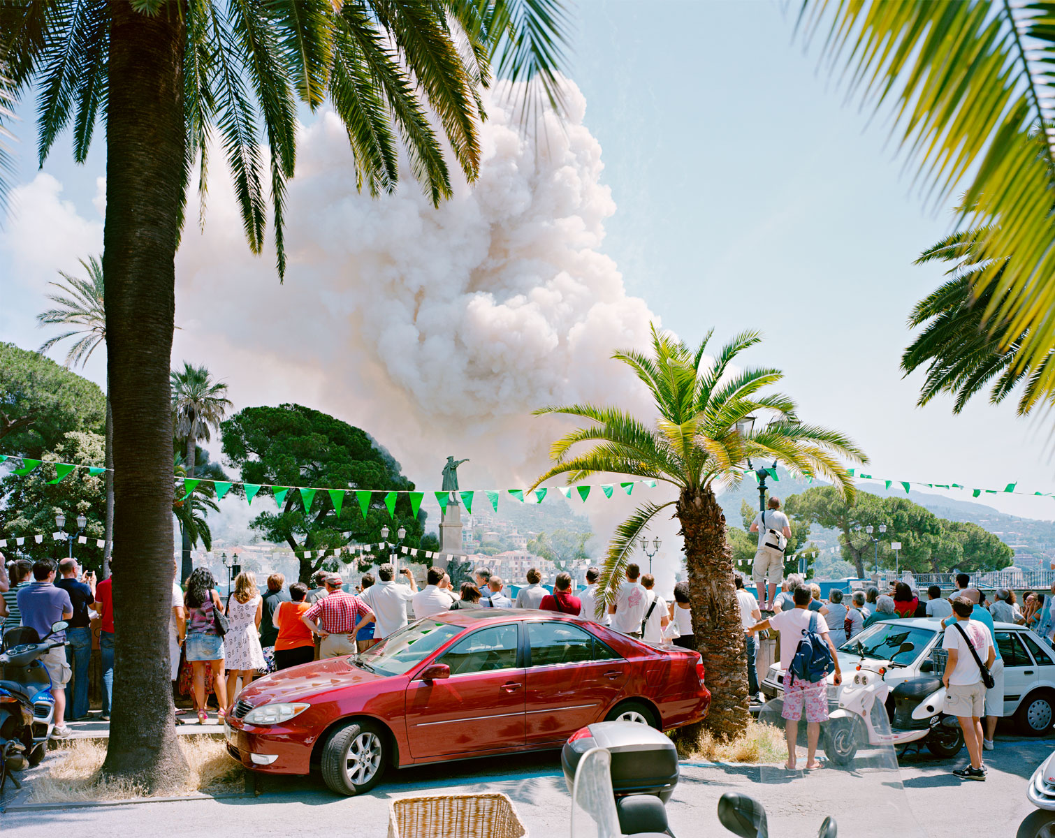 Demolition Photographer Uses Large Format Camera to Capture Explosive ...