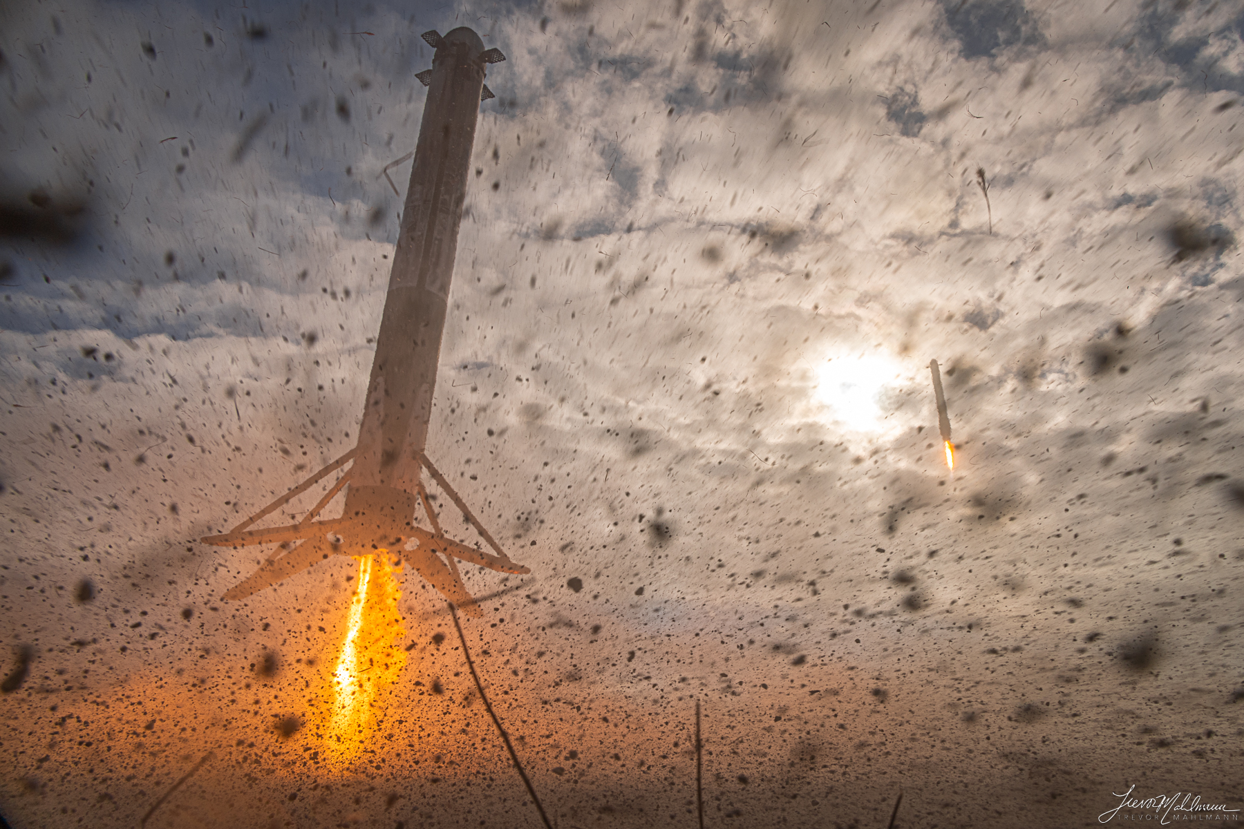 Photographers Capture a SpaceX Rocket Landing for the First Time ...