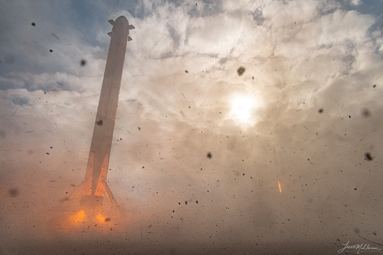 Photographers Capture a SpaceX Rocket Landing for the First Time ...