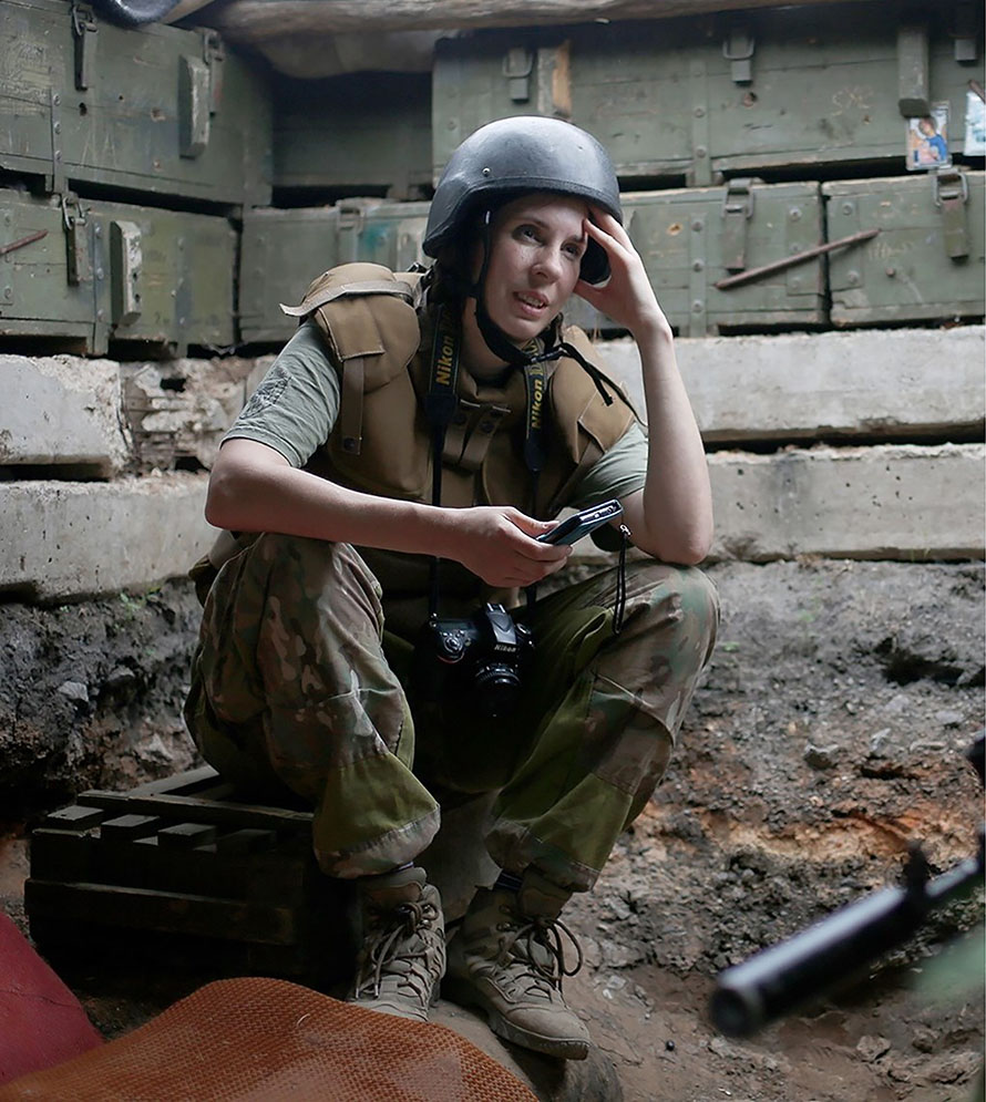 The Female Ukrainian Soldier Behind Iconic Invasion Photos PetaPixel