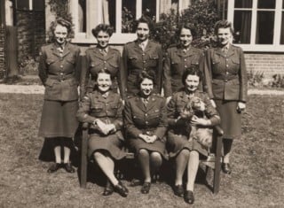 Rare Photos of Queen Elizabeth II as a Mechanic During Second World War ...