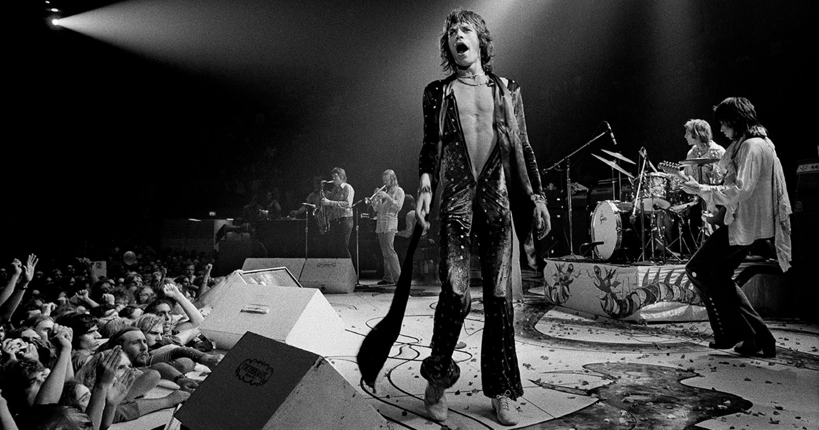Legendary Music Photographer’s Wild Images from 1972 Rolling Stones Tour
