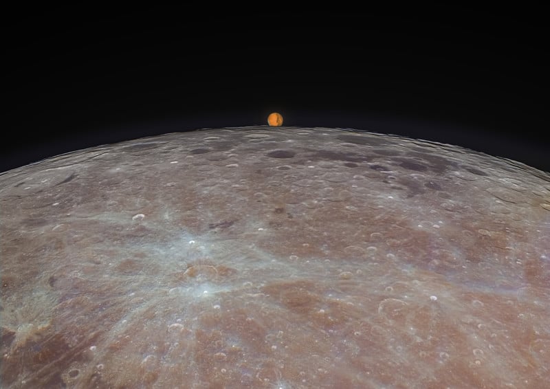 The photographer captured the magical second of Mars rising from behind the Moon
