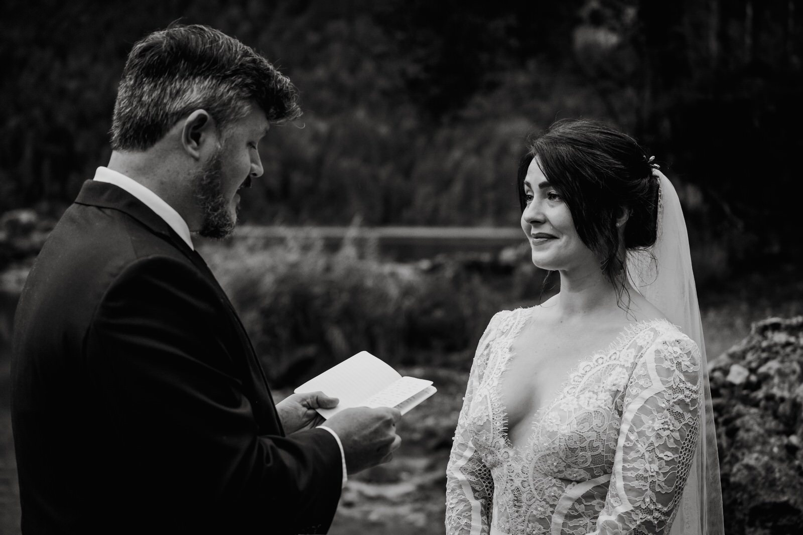 5 Steps To Make A Living From Photographing Elopements | PetaPixel