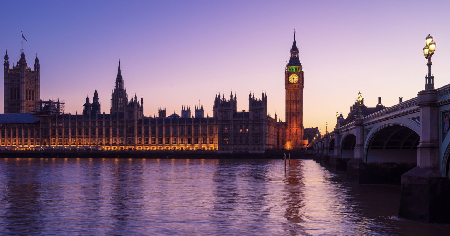 Streetlights are Turning Purple and Some Photographers are Loving it ...