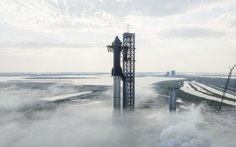 Epic Photos of SpaceX's Massive Starship Rocket on Launch Pad PetaPixel