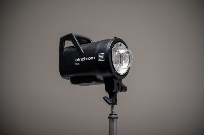 https://petapixel.com/assets/uploads/2023/01/Elinchrom-FIVE-Flash-review-1243-800x532.jpg