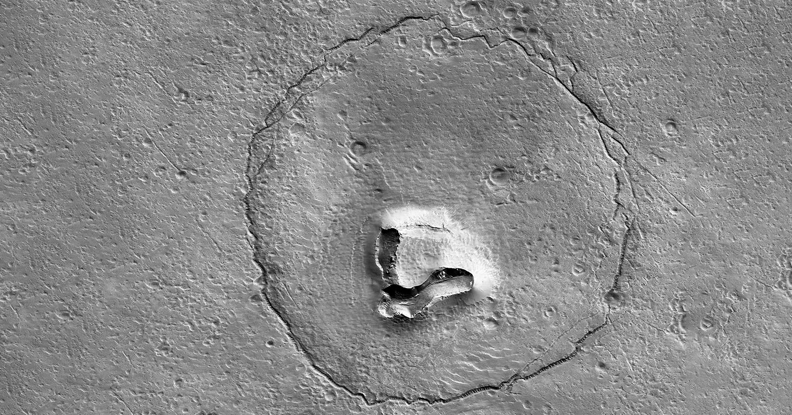 nasa-satellite-captures-a-photo-of-a-bear-on-mars-petapixel