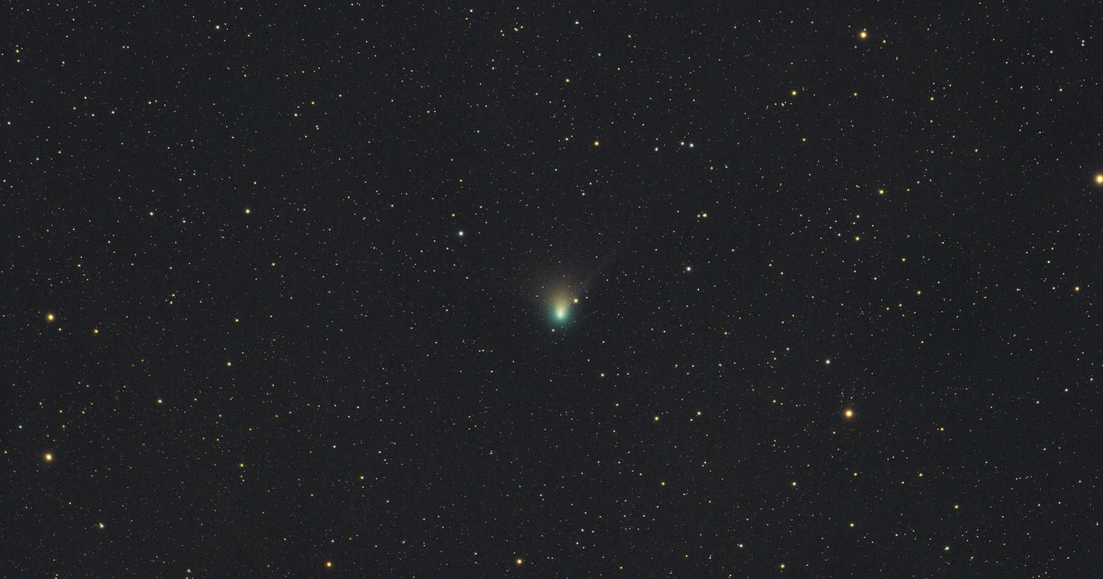 How to Spot and Photograph the Green Comet That's Passing by Earth