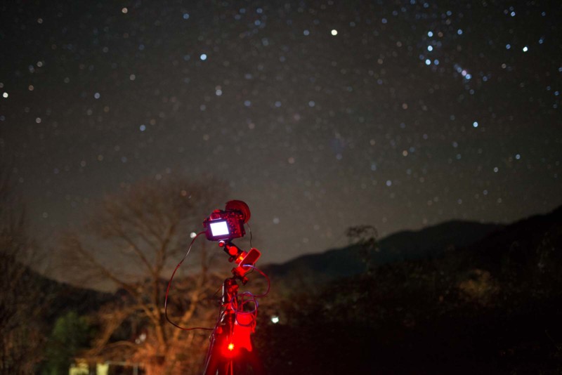 DELA DISCOUNT 13.-BTS-of-an-astrophotography-setup-with-a-star-tracker-and-an-external-intervalometer-800x534 What is an Intervalometer? | PetaPixel DELA DISCOUNT  