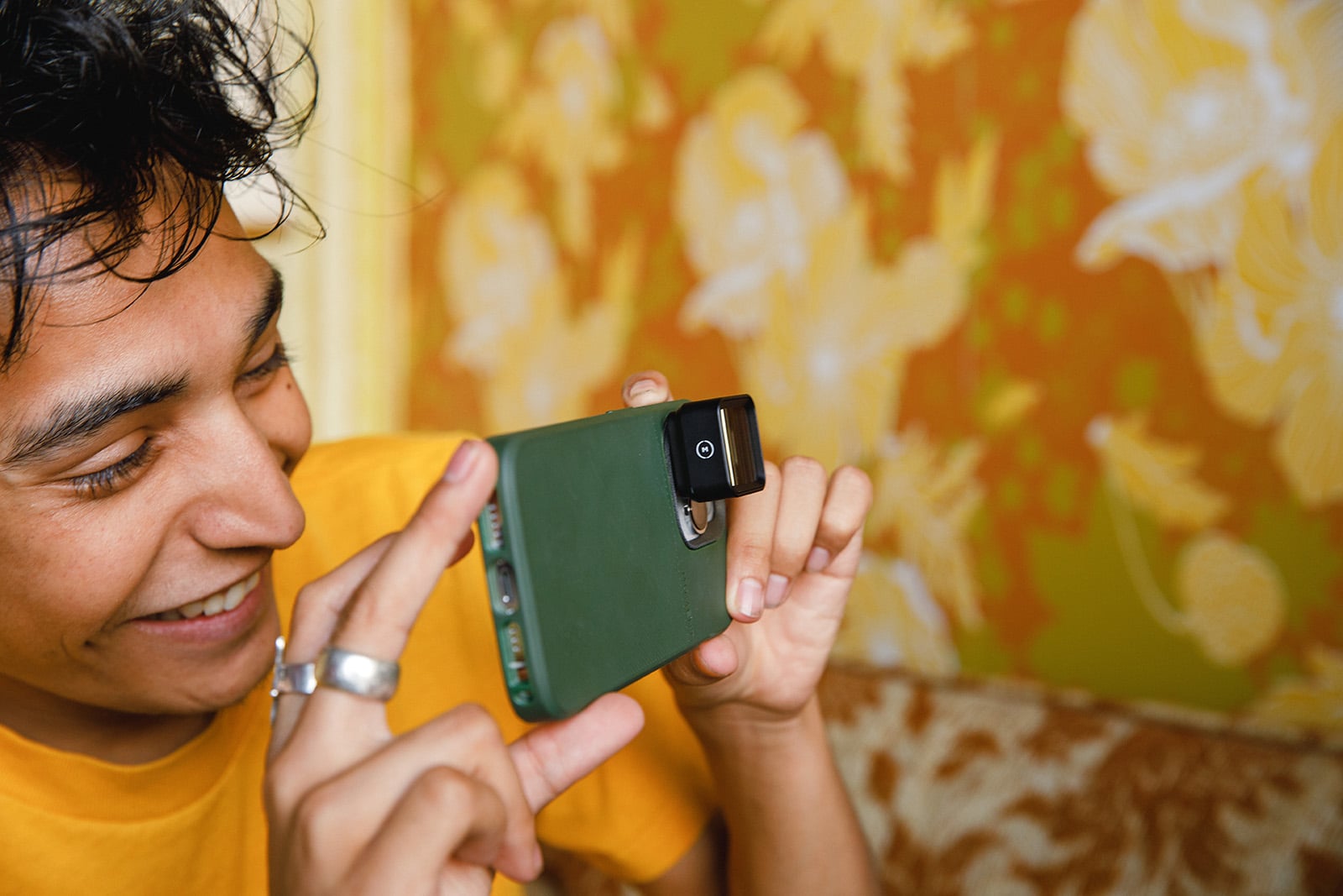 Moment's New 1.55x Anamorphic Lens Adds a Hollywood Look to iPhone Vids ...