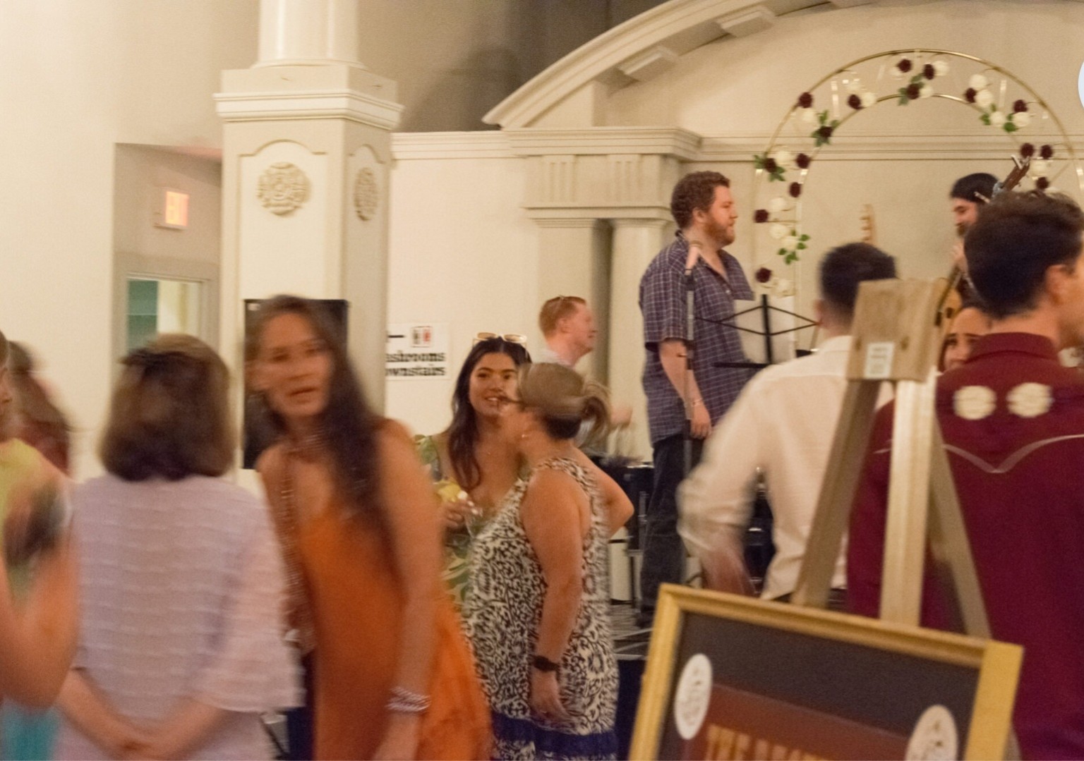 Wedding Photographer 'Scammed' Couple with 'Blurry' Images | PetaPixel