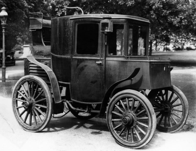 Victorian-Era Photos Prove Electric Cars Were Popular Way Before Tesla