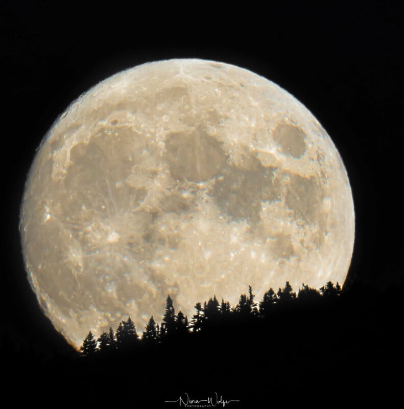 Photographer's Optical Illusion Photos Make the Moon Look Gigantic ...