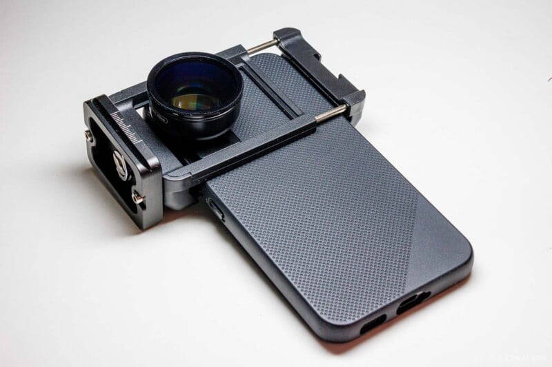 nicht leveren ophouden Apexel 100mm Macro Lens Kit Review: An Impressive Phone Add-On | PetaPixel