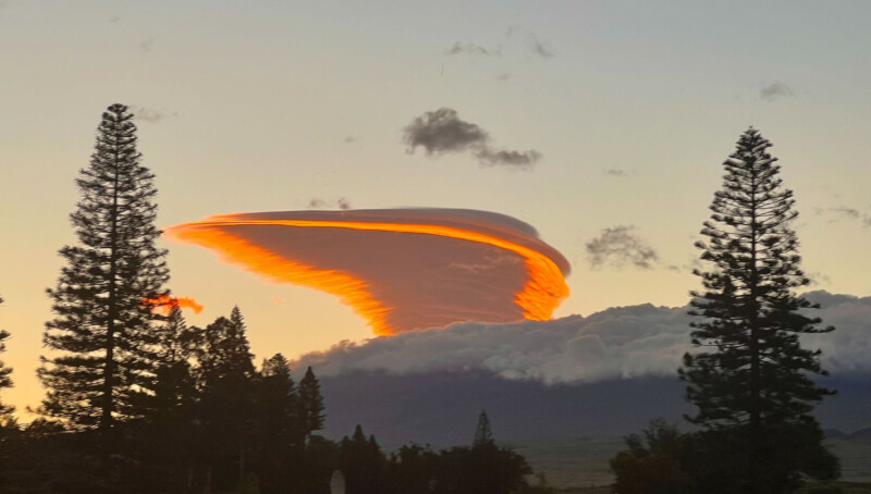 lenticular cloud