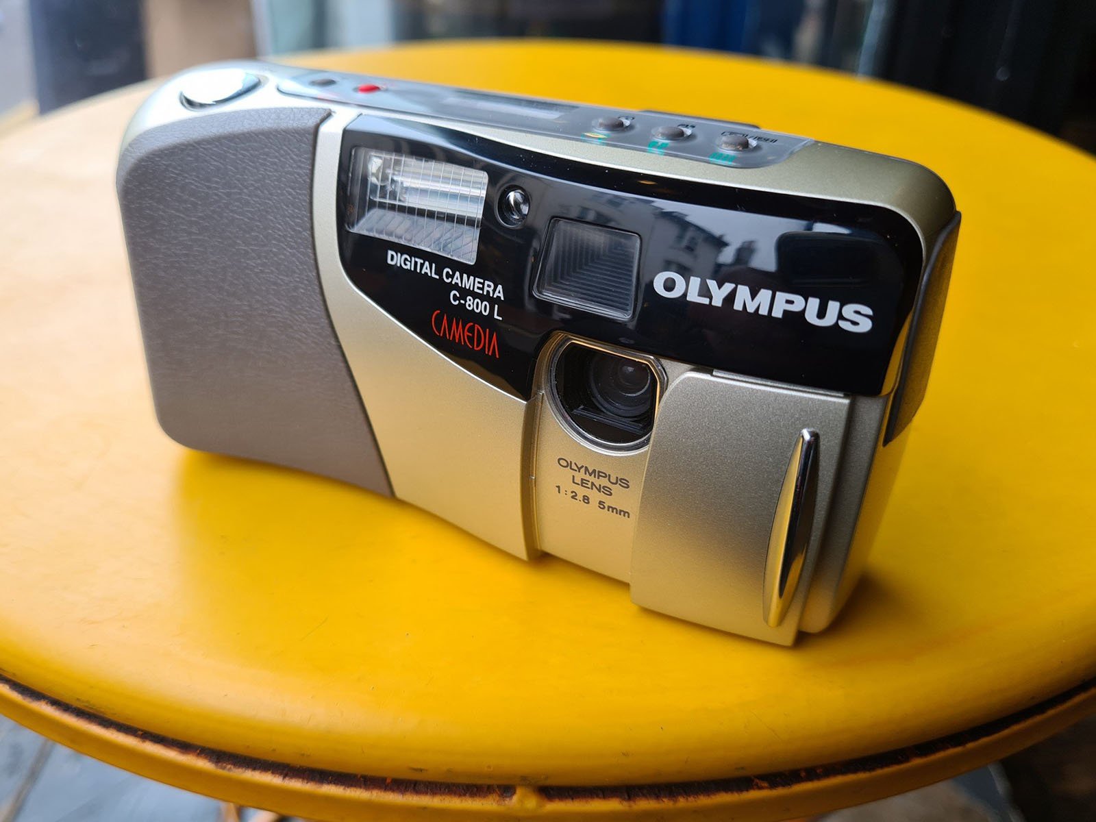 Camera Labs סקירת רטרו - Olympus C-800L