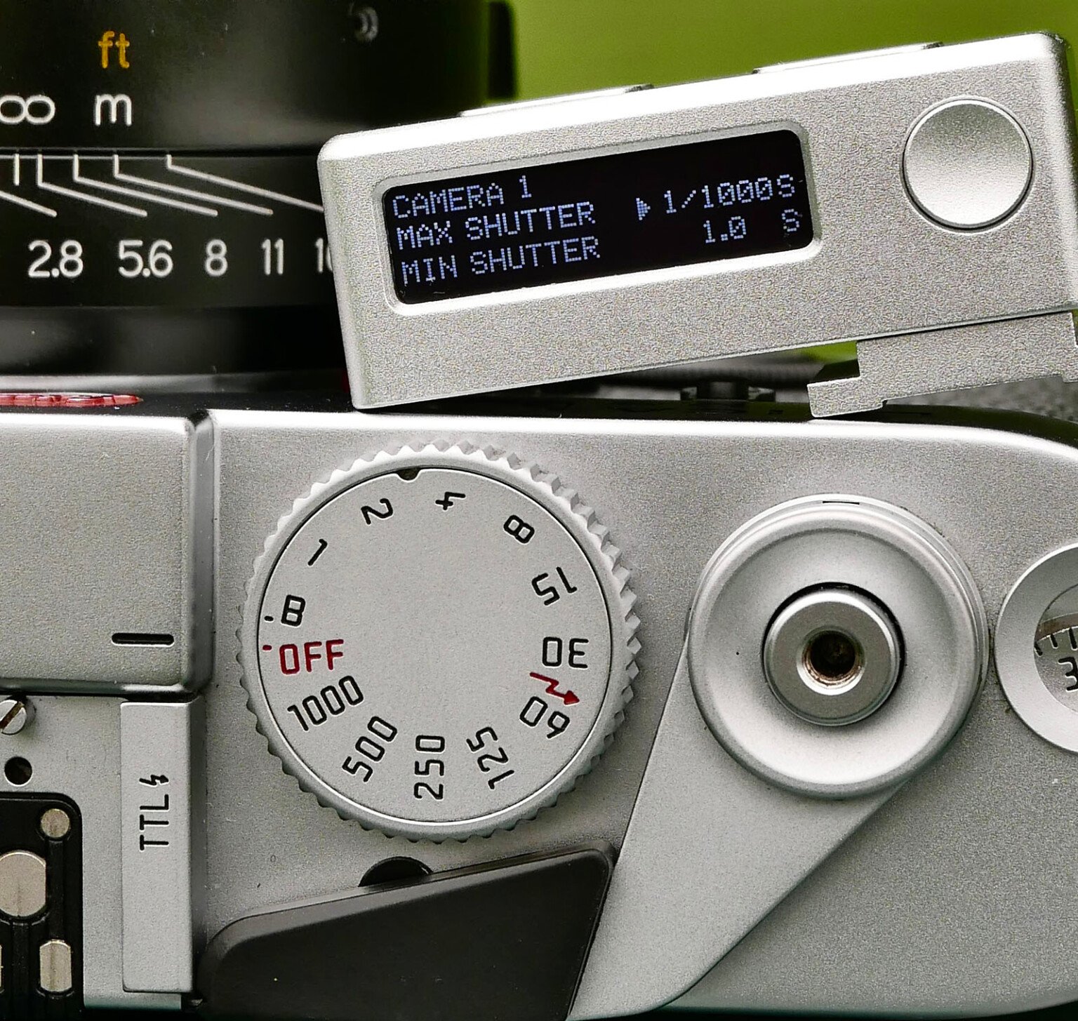 The Keks KM02 OLED Light Meter is Small, Light, and Feature Rich