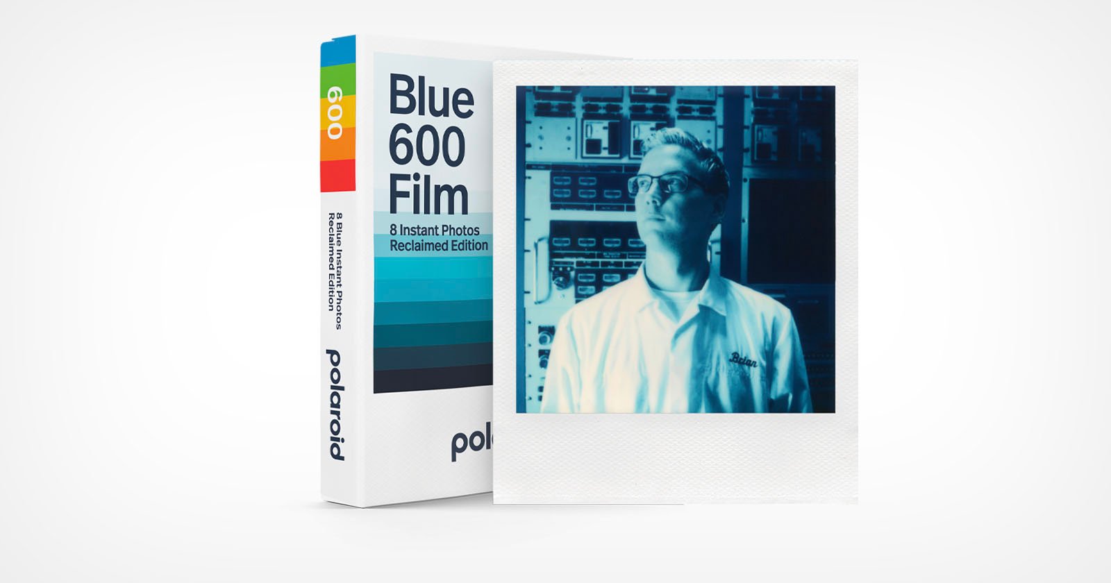 Polaroid lanza su nueva película: Blue 600 Film Reclaimed Edition