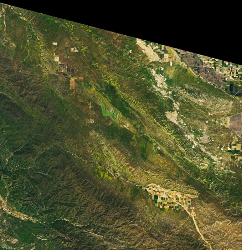 Satellite images show the superblooms in California