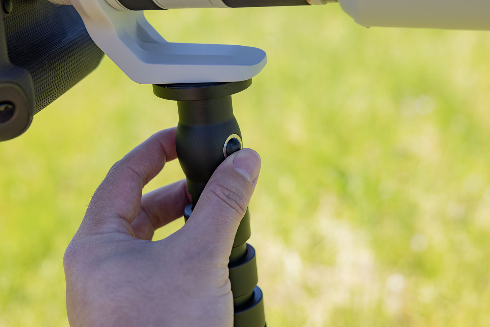 ProMaster's Air Support Monopod Puts a Premium on Speedy Deployment