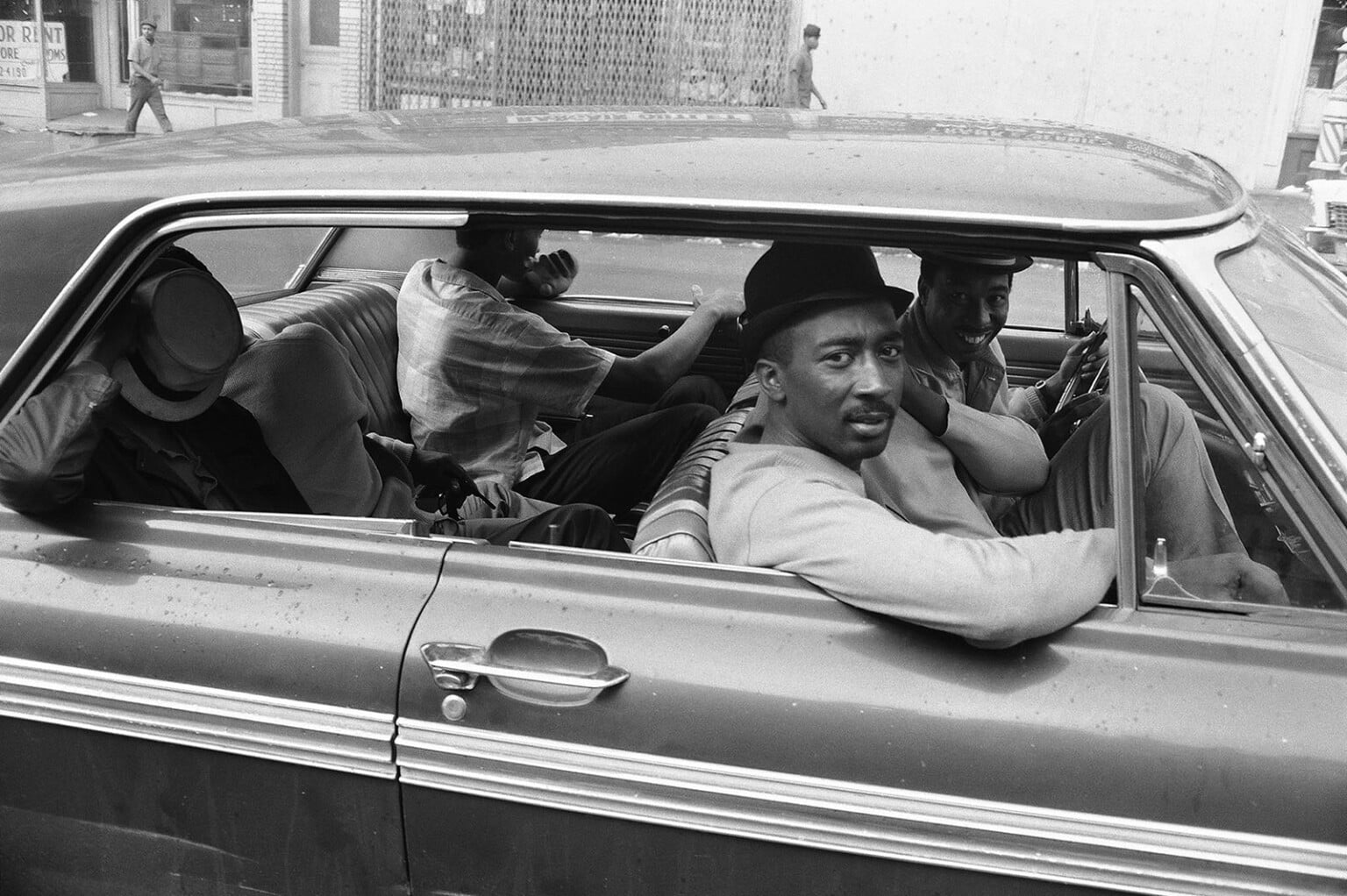Historic Press Photos Capture Police Brutality During the 1967 Newark ...