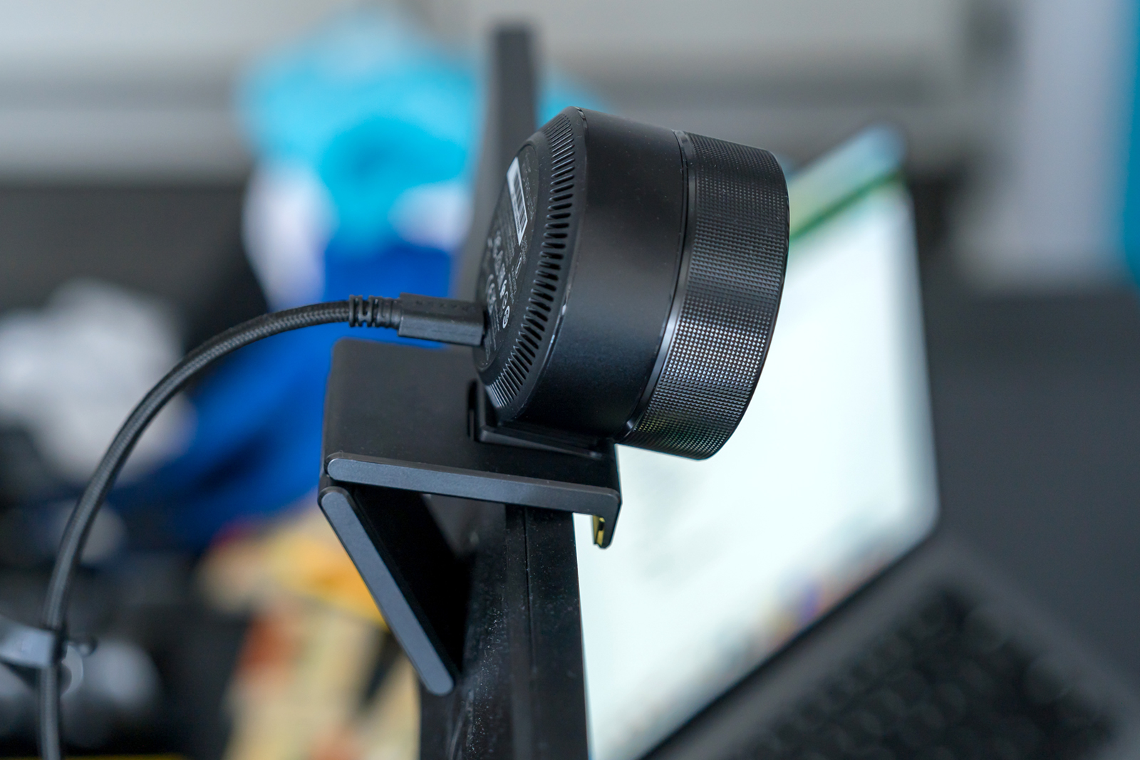 Razer Kiyo Pro Ultra Review: More Than a Webcam, Less Than a Camera ...